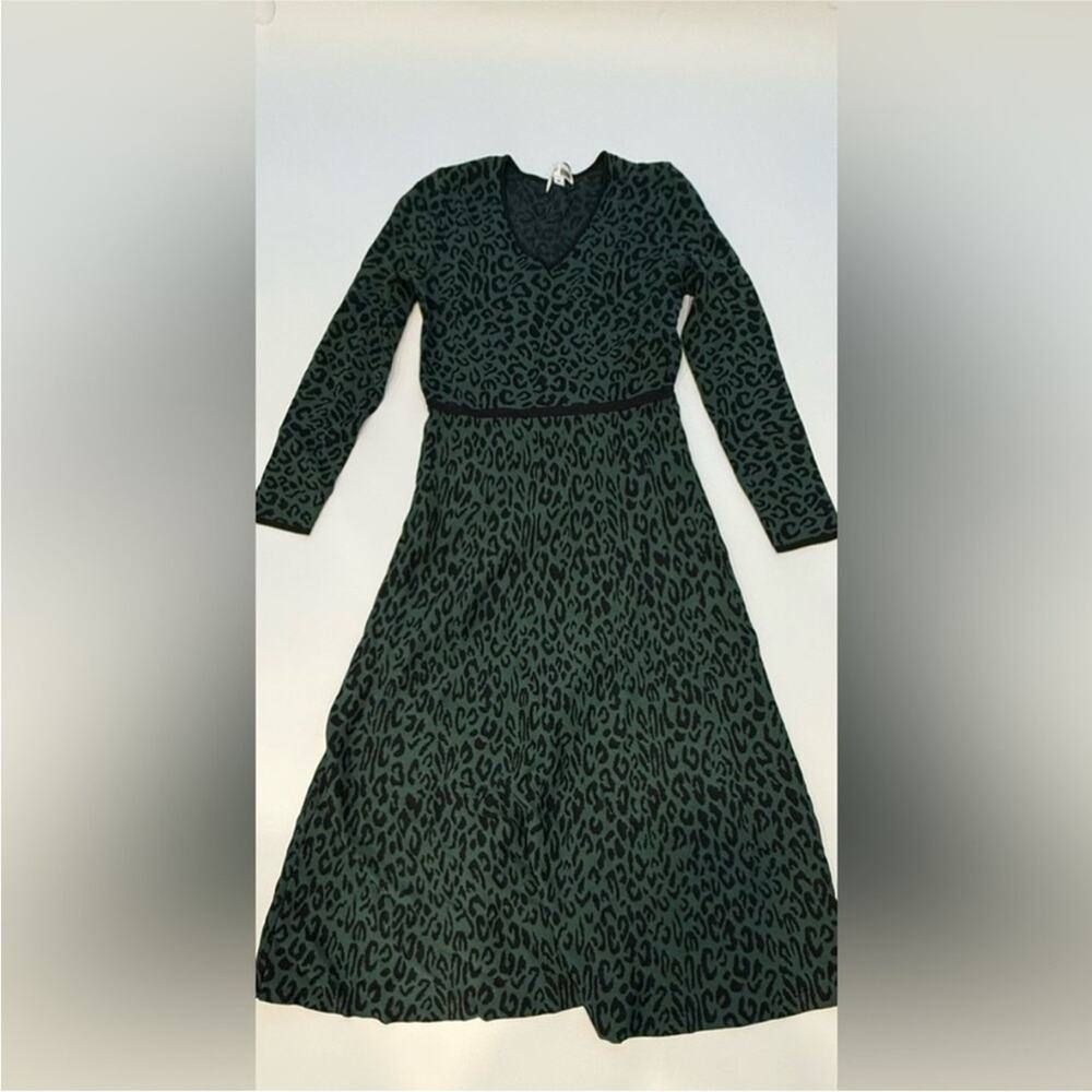 Great Jones Forest Leopard Knit Dress-Size M
 Elegant Green Leopard Print Dress - Picture 4 of 6